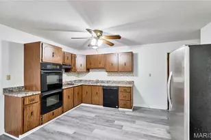 1815 Lakemont Ln, Hazelwood, MO 63138 - Photo 10