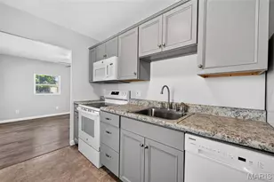 3204 Jasper Park, Saint Louis, MO 63139 - Photo 6