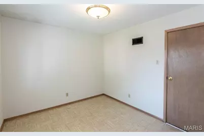 6319 Mackenzie Court, Saint Louis, MO 63123 - Photo 8
