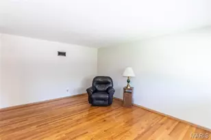 6319 MacKenzie Ct, Saint Louis, MO 63123 - Photo 4