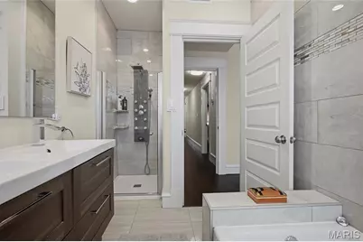 4215 Maryland Avenue, Saint Louis, MO 63108 - Photo 16