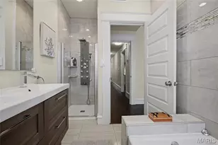 4215 Maryland Ave, Saint Louis, MO 63108 - Photo 16