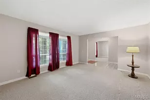 5615 Wieland Dr, Saint Louis, MO 63128 - Photo 6