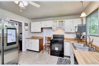 2755 Patterson Road, Florissant, MO 63031 - Photo 8