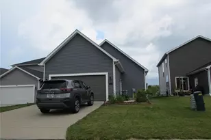 714 Alban Aly, Saint Charles, MO 63368 - Photo 2