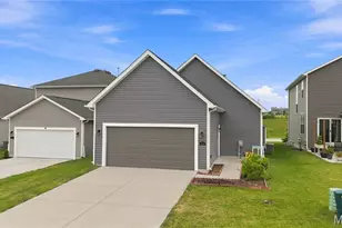 714 Alban Aly, Saint Charles, MO 63368 - Photo 2