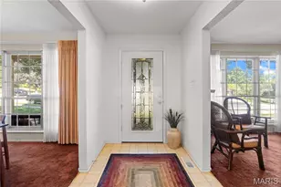 9218 Laramie Dr, Saint Louis, MO 63126 - Photo 6