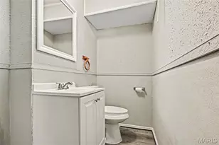 1375 Jackson Ln, Florissant, MO 63031 - Photo 12