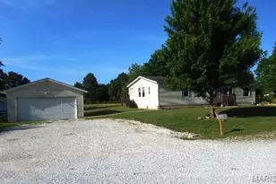 94 Pinewood Dr, Winfield, MO 63389 - Photo 2