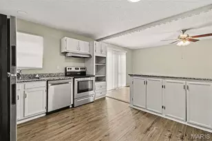 4057 Fox Island Dr, Florissant, MO 63034 - Photo 6