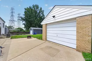 365 St Marie St, Florissant, MO 63031 - Photo 34