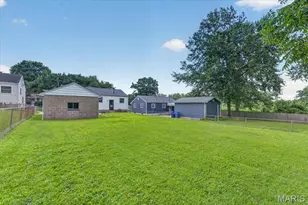 365 St Marie St, Florissant, MO 63031 - Photo 30