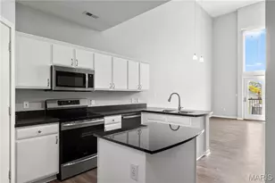 200 S Kirkwood Rd, Saint Louis, MO 63122 - Photo 2