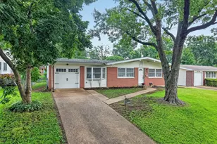 1360 Arlington Dr, Florissant, MO 63033 - Photo 2