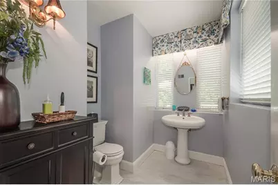 8 Granada Way, Ladue, MO 63124 - Photo 16