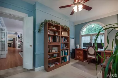 8 Granada Way, Ladue, MO 63124 - Photo 12