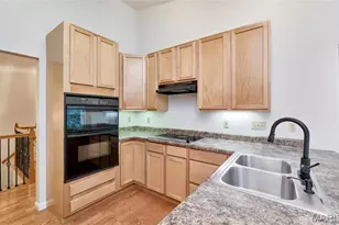 215 Cordovan Commons Pkwy, Chesterfield, MO 63017 - Photo 18