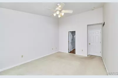 215 Cordovan Commons Parkway, Chesterfield, MO 63017 - Photo 28