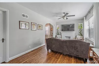 5625 Tholozan Avenue, Saint Louis, MO 63109 - Photo 8