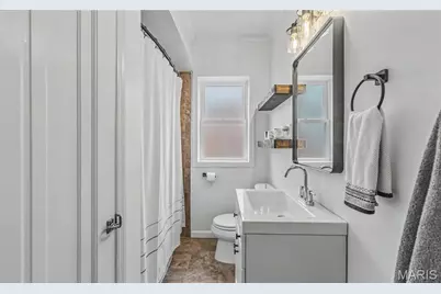 5625 Tholozan Avenue, Saint Louis, MO 63109 - Photo 20
