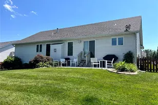 7 Twin Hollow Ct, O'Fallon, MO 63366 - Photo 2