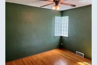 5444 Sunshine Drive, Saint Louis, MO 63109 - Photo 8