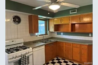 5444 Sunshine Drive, Saint Louis, MO 63109 - Photo 6