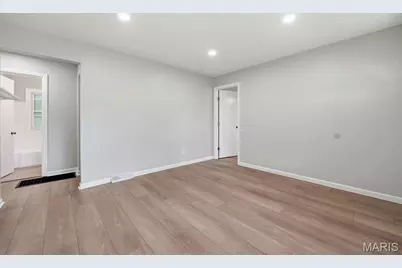 9201 Guthrie Avenue, Woodson Terrace, MO 63134 - Photo 12