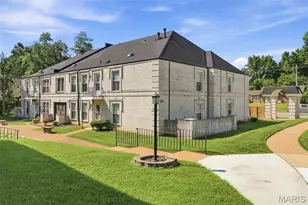 4392 Chateau De Ville Dr, Mehlville, MO 63129 - Photo 1