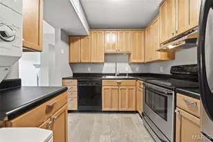 8907 Wrenwood Ln, Brentwood, MO 63144 - Photo 18