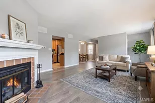 8907 Wrenwood Ln, Brentwood, MO 63144 - Photo 10