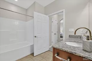 2756 Mcknight Crossing Ct, Saint Louis, MO 63124 - Photo 22