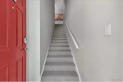 2756 McKnight Crossing Court, Saint Louis, MO 63124 - Photo 2