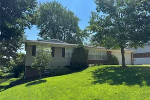 308 Twinview Terrace, Ballwin, MO 63011 - Photo 2