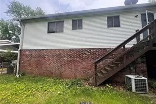 2353 Kingsford Dr, Florissant, MO 63031 - Photo 2