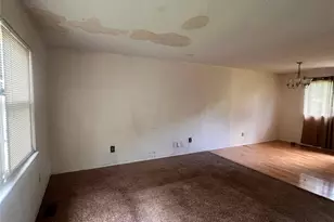 2353 Kingsford Dr, Florissant, MO 63031 - Photo 8