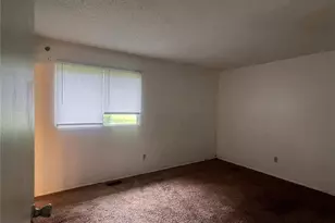 2353 Kingsford Dr, Florissant, MO 63031 - Photo 12