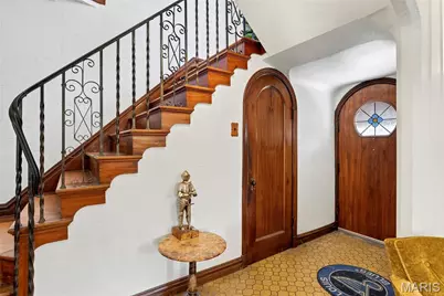 8015 Davis Drive, Clayton, MO 63105 - Photo 6