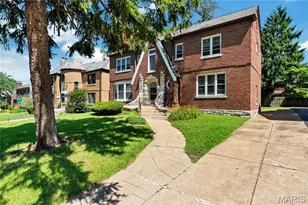 8015 Davis Dr, Clayton, MO 63105 - Photo 1