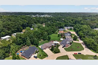 945 Huntington Chase Drive, Fenton, MO 63026 - Photo 32