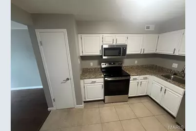 1935 Marine Terrace Drive #G, Maryland Heights, MO 63146 - Photo 6