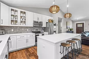 18063 Heritage Dr, Farmington, MO 63640 - Photo 8