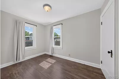 1014 N Benton Avenue, Saint Charles, MO 63301 - Photo 8