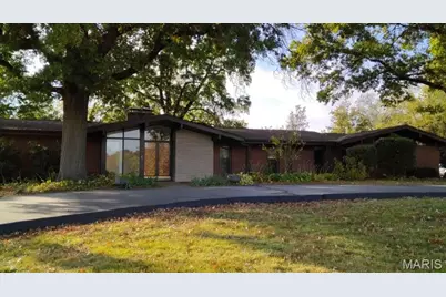 10621 Country View Drive, Creve Coeur, MO 63141 - Photo 1