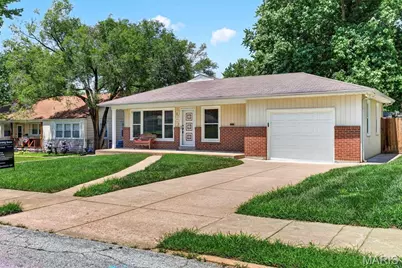 1011 Hawthorn Avenue, Saint Charles, MO 63301 - Photo 1