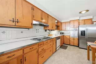 1310 Hollins Dr, Saint Louis, MO 63135 - Photo 18