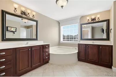 5500 Wooded Creek Drive, O'Fallon, MO 63304 - Photo 18