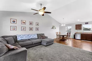 155 Williamsburg Ln, Troy, MO 63379 - Photo 4