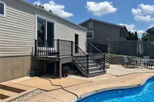 11824 Welcome Dr, Maryland Heights, MO 63043 - Photo 8