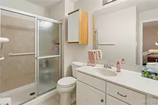 1927 Bennington Common Dr, Saint Louis, MO 63146 - Photo 14